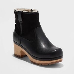 Universal Thread Fawn Clog, Black NWT